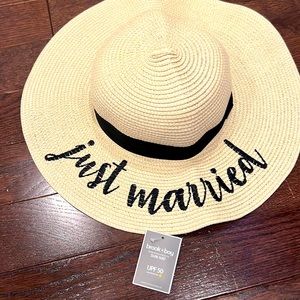 NWT “Just Married” straw honeymoon hat!